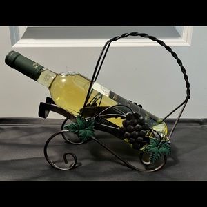 Great Gift - NWOT Wrought Iron Wine Bottle Holder